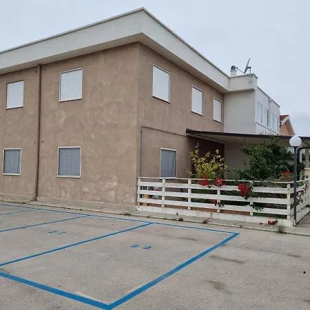 Aparthotel Al Mare Nel *